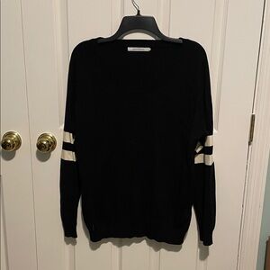 🎄Chic Black and White Women's Sweater